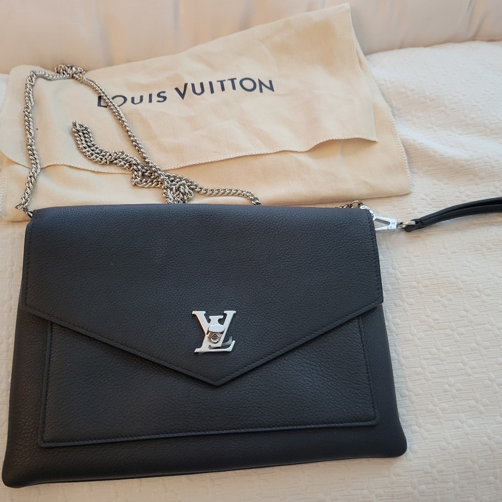 LV purse with chain Please  See Photo